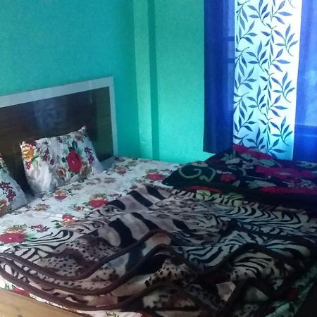 Bajaura Spot On Sharma'S Kitchen & Home Stay מראה חיצוני תמונה
