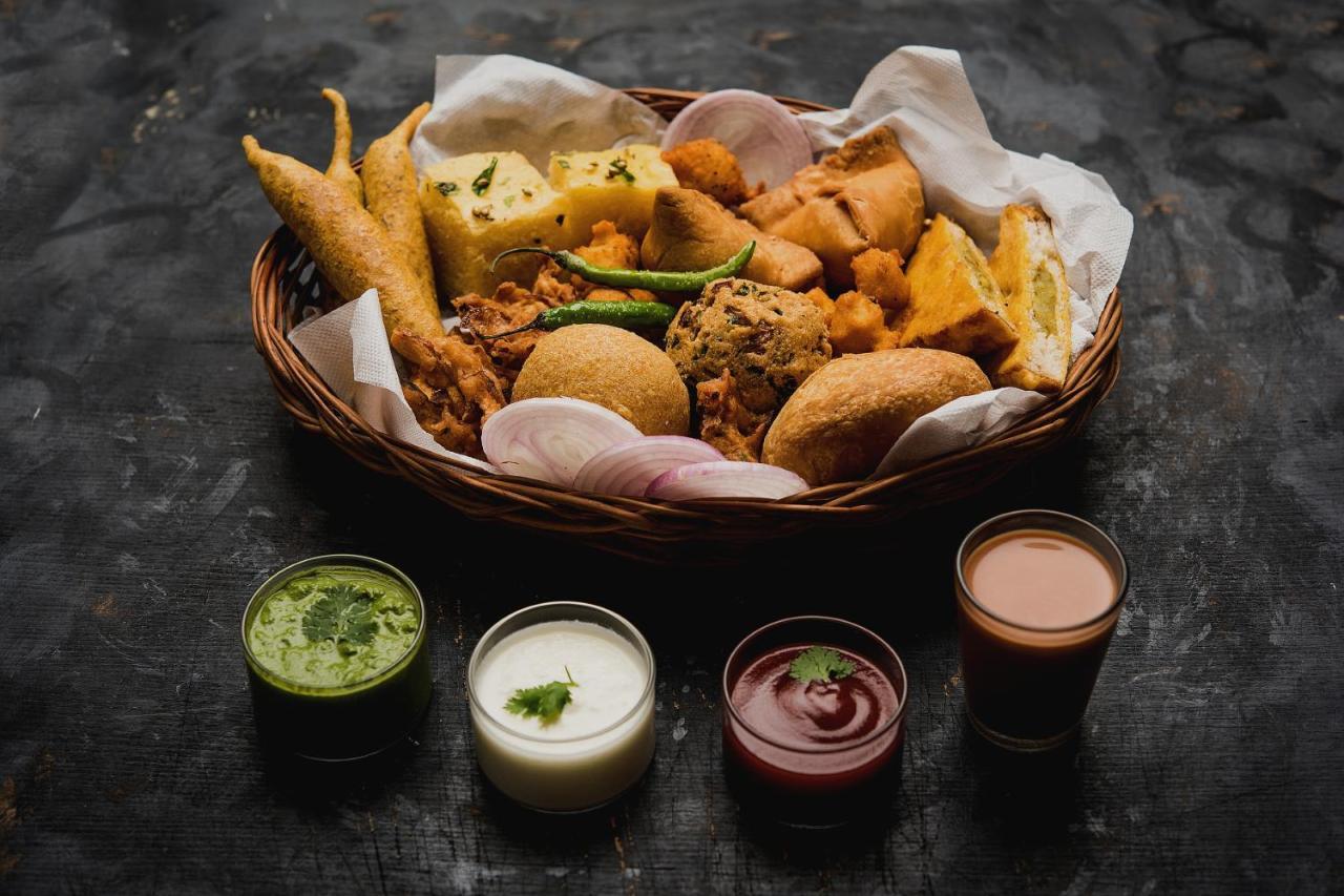 Bajaura Spot On Sharma'S Kitchen & Home Stay מראה חיצוני תמונה